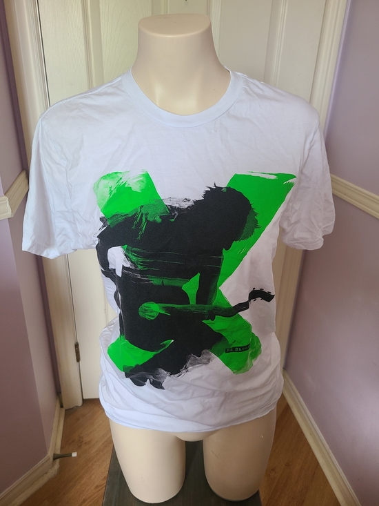 Tops - Ed Sheeran White Short-Sleeve Graphic Tee with Green & Black Guitar Motif